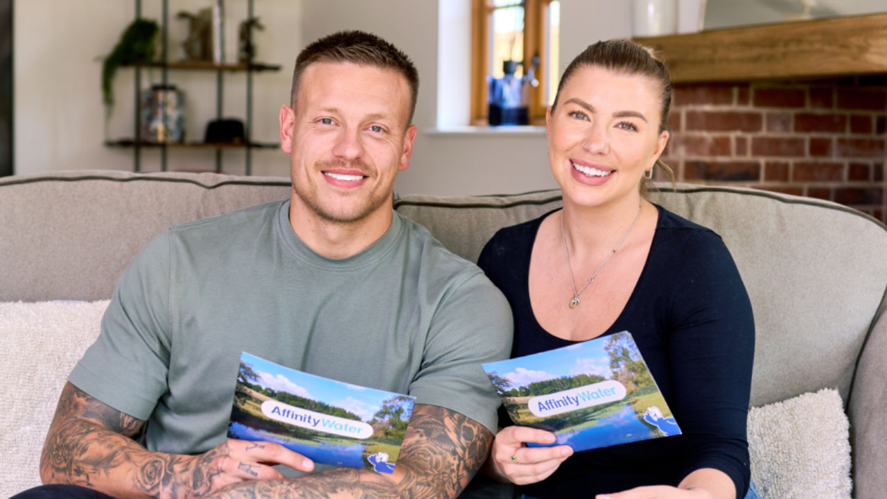 Video - Expert plumber Ian demonstrates Look & Listen leak test to Alex and Olivia Bowen in their new home